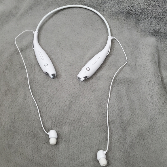 Travelocity Bluetooth Stereo Earbuds White Like New with Box - Picture 8 of 12